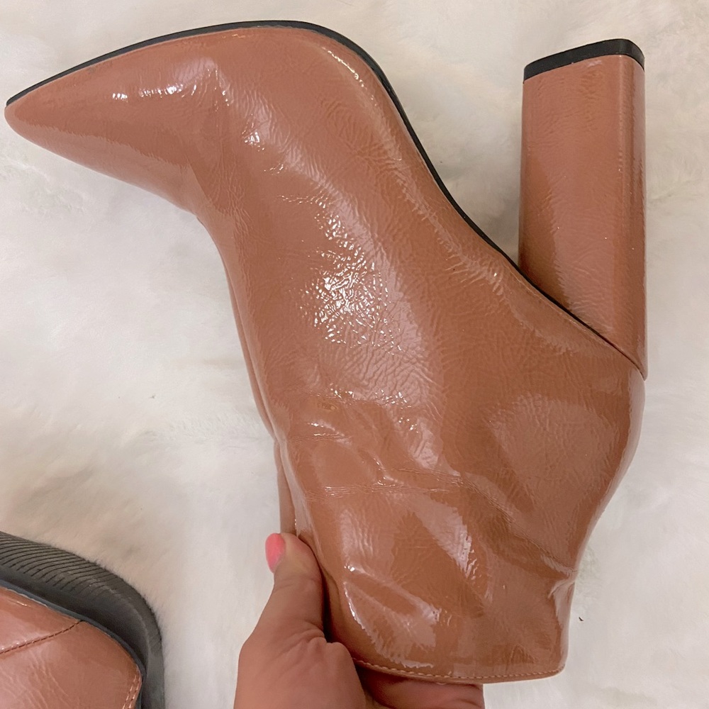 Size 7 light pink flamingo color ankle boots